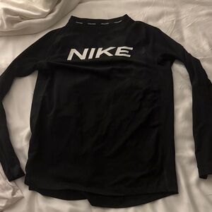 Nike Dri Fit Long sleeve Boys Youth (Large)